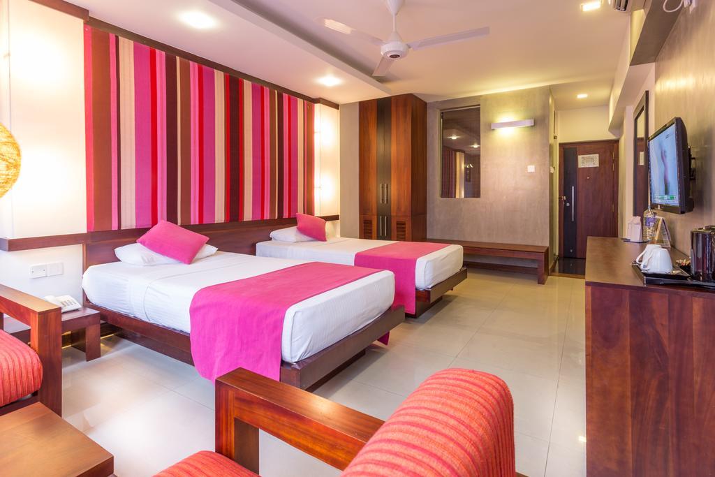 Hotel Topaz Kandy Exterior photo