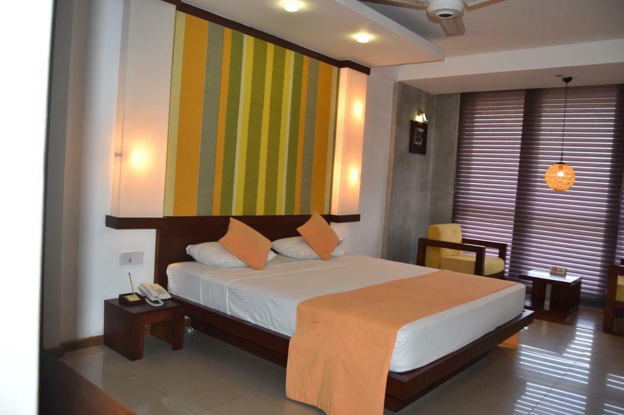 Hotel Topaz Kandy Exterior photo